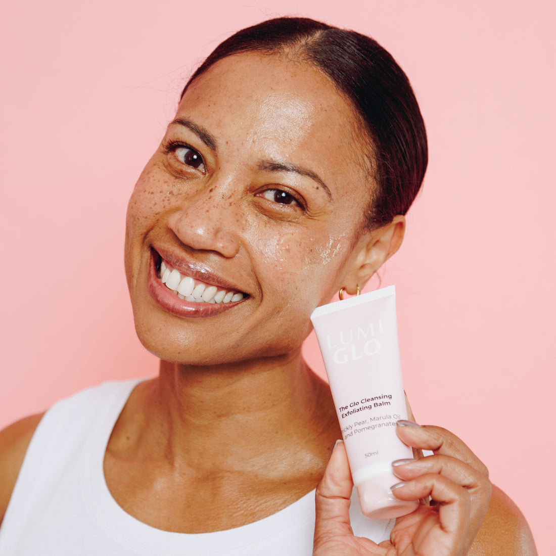 The Glo Cleansing Exfoliating Balm