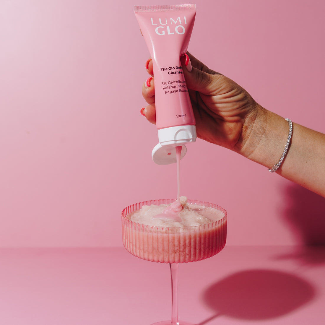 The Glo Refresh Cleanser